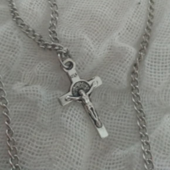 DOUBLE LAYERED CROSS PENDANT NECKLACE - Picture 3 of 3